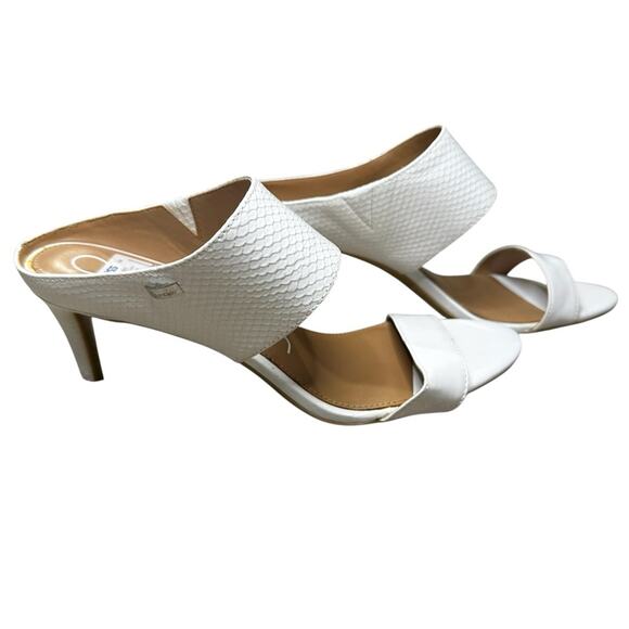 Calvin Klein Women's Cecily Embossed Leather Dress Sandals White Mules NEW Sz 11 - Picture 2 of 9